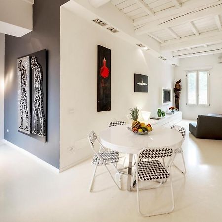 Charming Flat In Centro A Ferrara Con Posto Auto Villa Luaran gambar