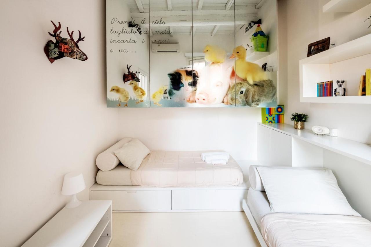 Charming Flat In Centro A Ferrara Con Posto Auto Villa Luaran gambar