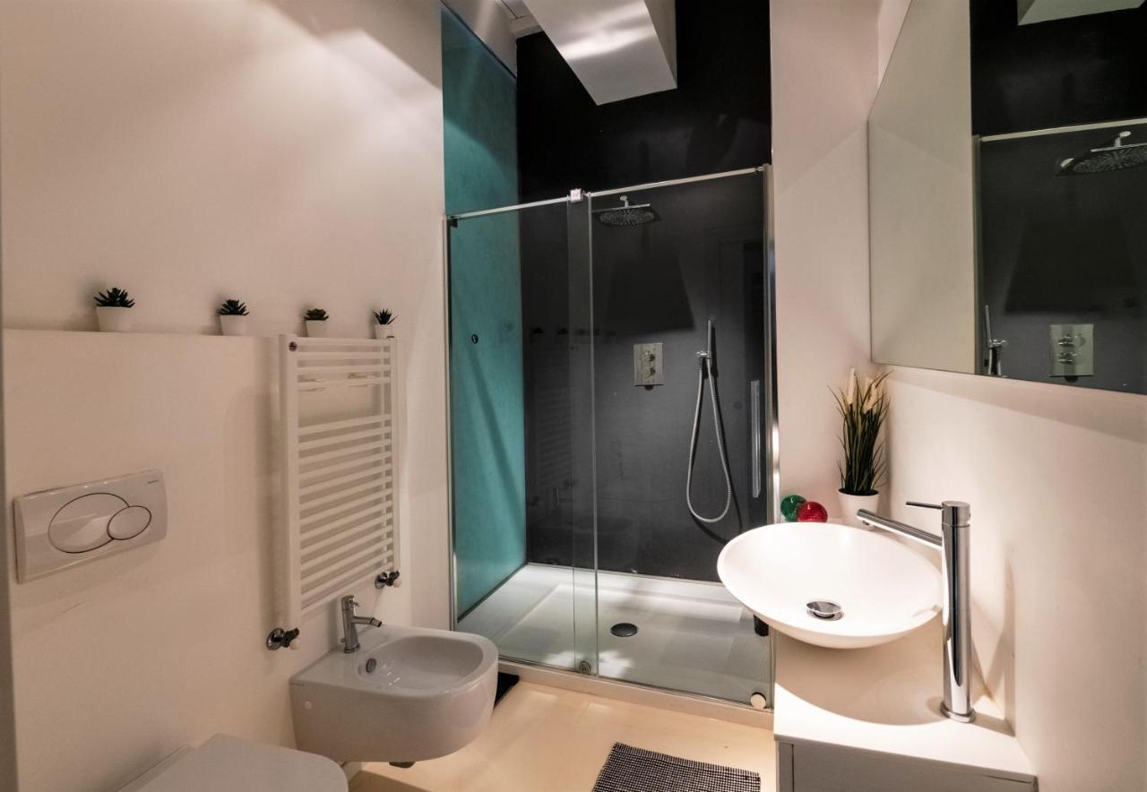 Charming Flat In Centro A Ferrara Con Posto Auto Villa Luaran gambar