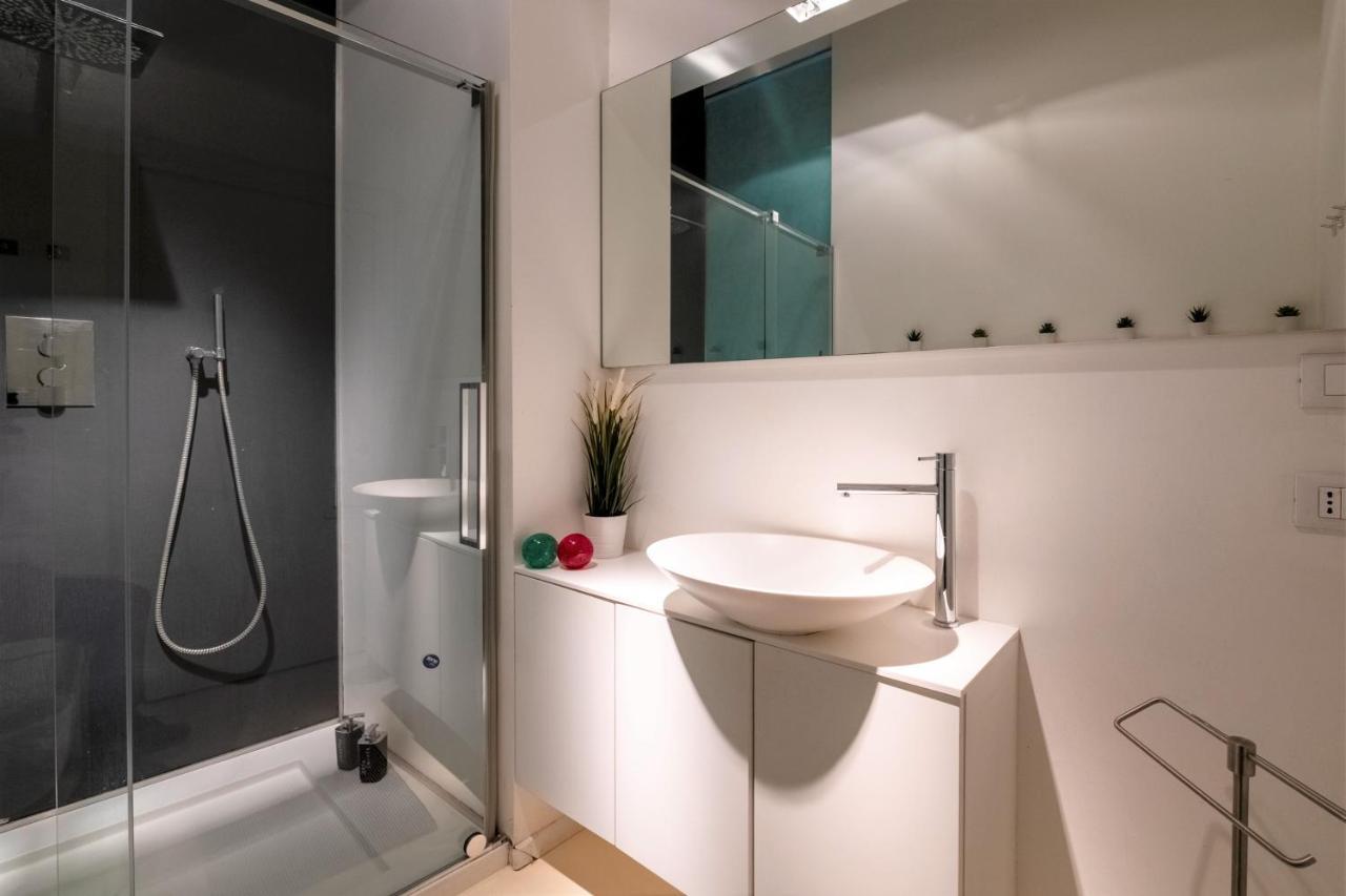 Charming Flat In Centro A Ferrara Con Posto Auto Villa Luaran gambar